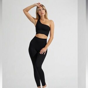 Buffbunny Ribbed Seamless medium sports bra and Xxs leggings